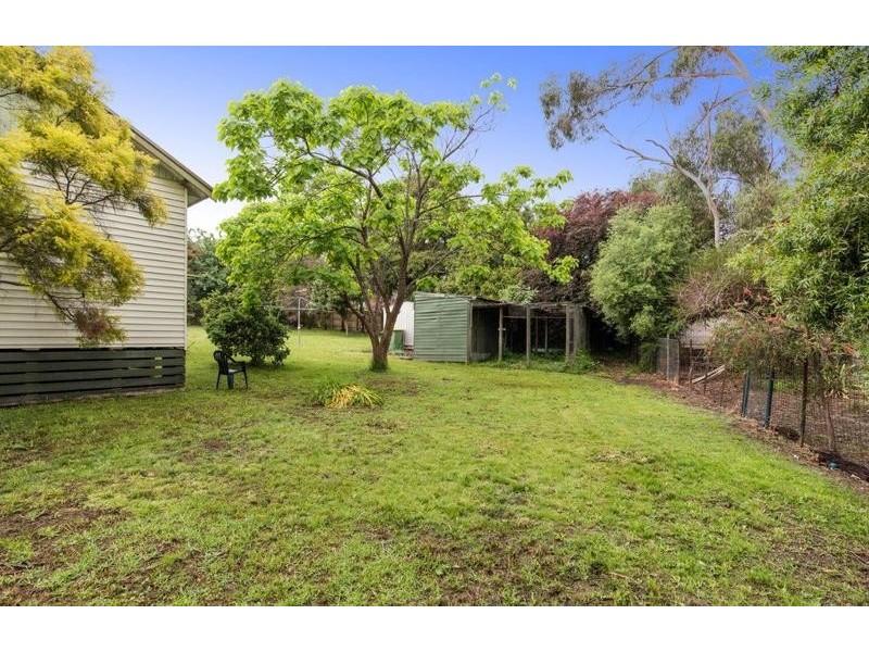 330 Warburton Highway, Wandin North VIC 3139