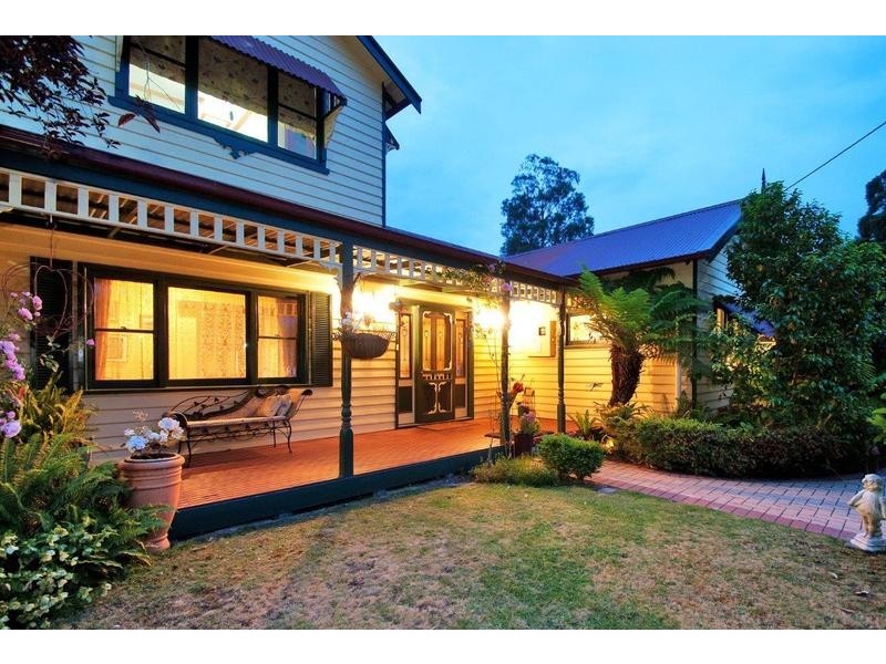 13 Trevallyn Close, Montrose VIC 3765