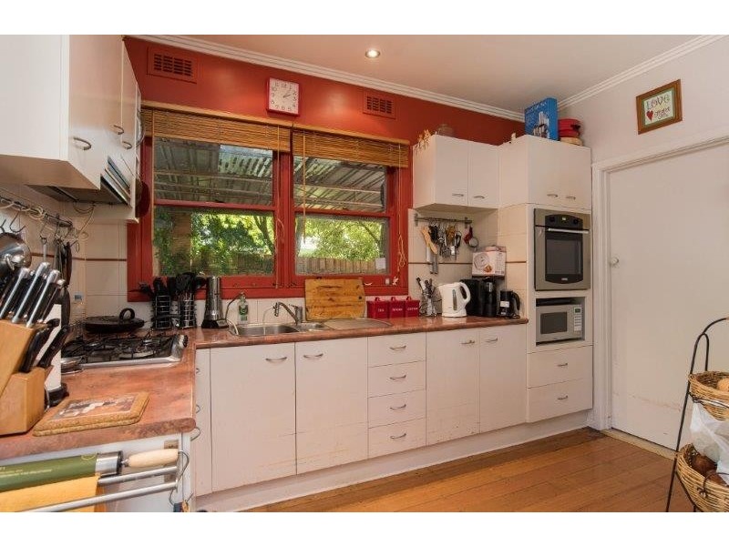 2 Canterbury Road, Montrose VIC 3765