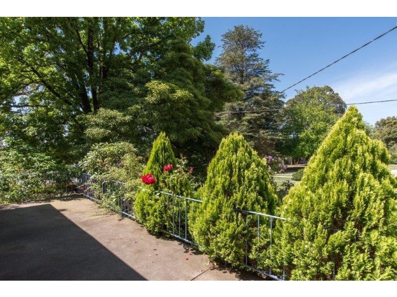 2 Canterbury Road, Montrose VIC 3765