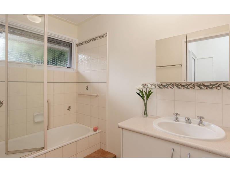 1/3 Tibarri Court, Mooroolbark VIC 3138