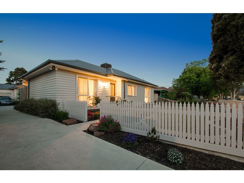 15 Lena Grove, Kilsyth VIC 3137