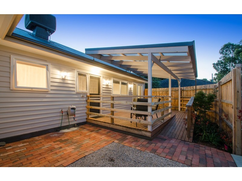 15 Lena Grove, Kilsyth VIC 3137