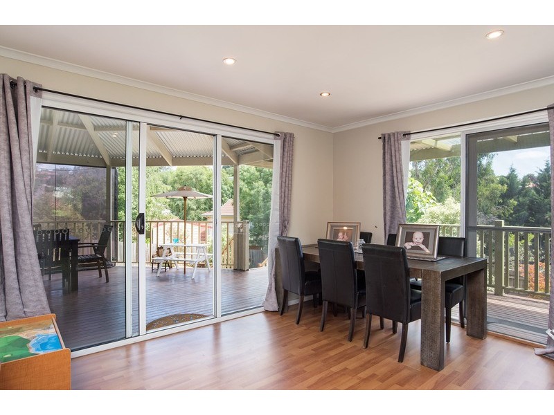 10 Belair Close, Seville VIC 3139