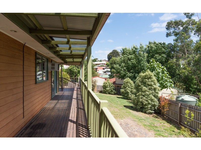 10 Belair Close, Seville VIC 3139