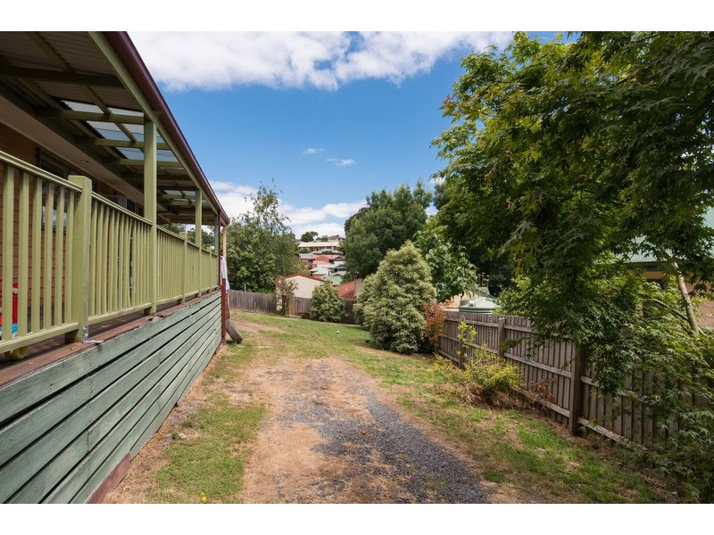 10 Belair Close, Seville VIC 3139