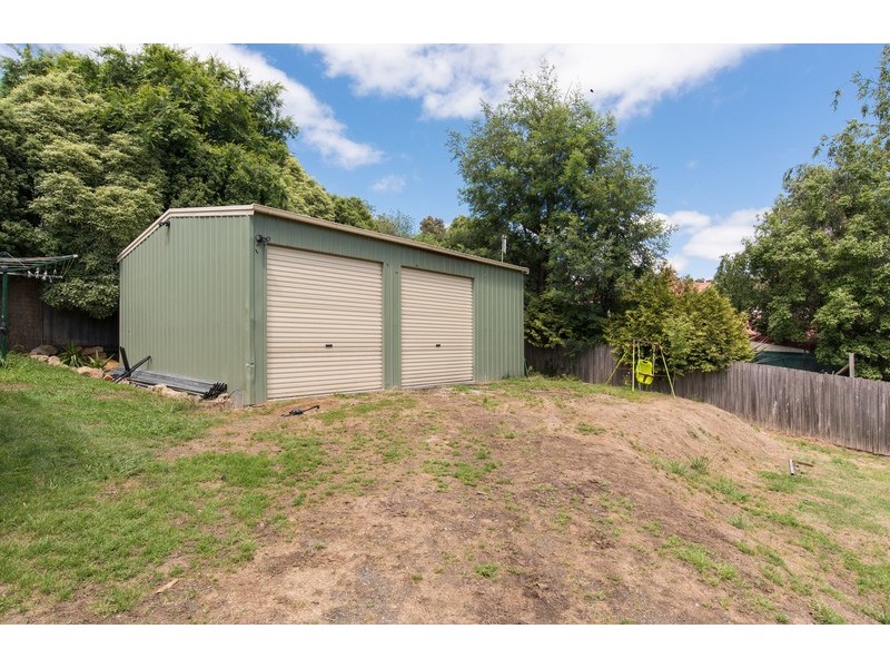 10 Belair Close, Seville VIC 3139