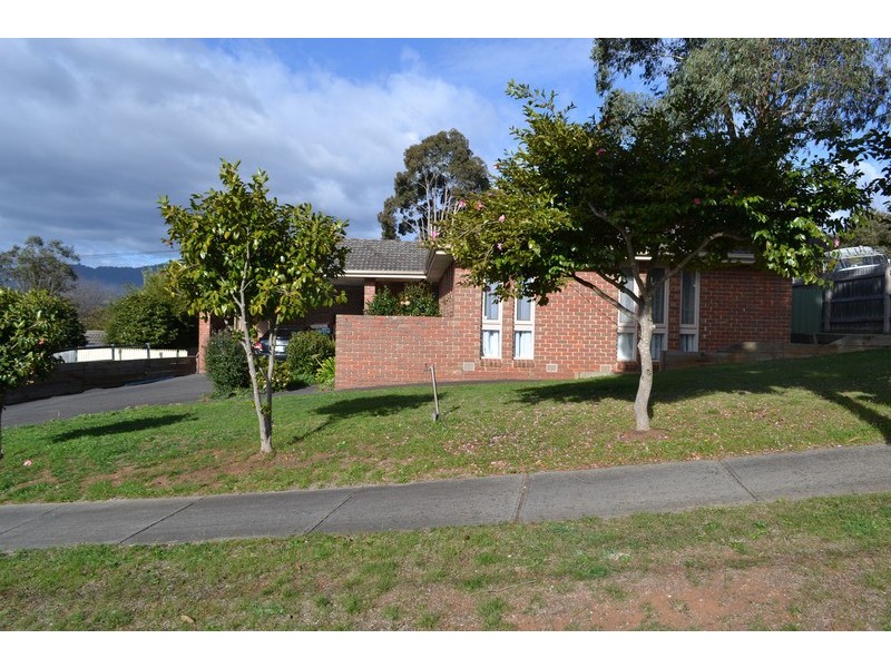4 Arkarra Court, Mooroolbark VIC 3138