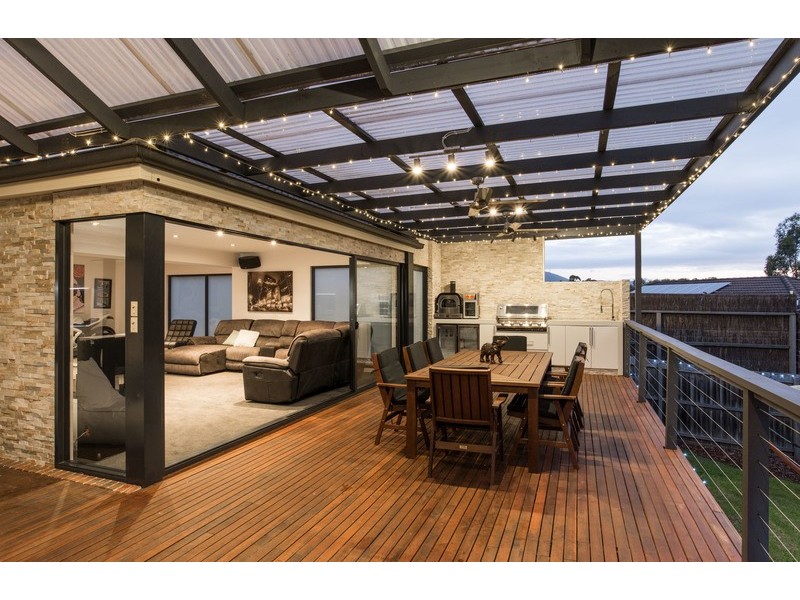 2 Carmella Close, Chirnside Park VIC 3116