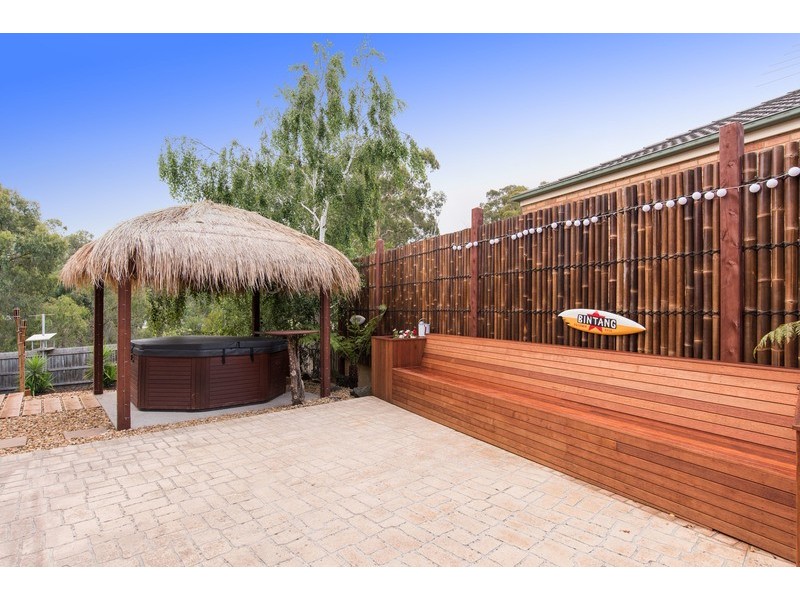 2 Carmella Close, Chirnside Park VIC 3116