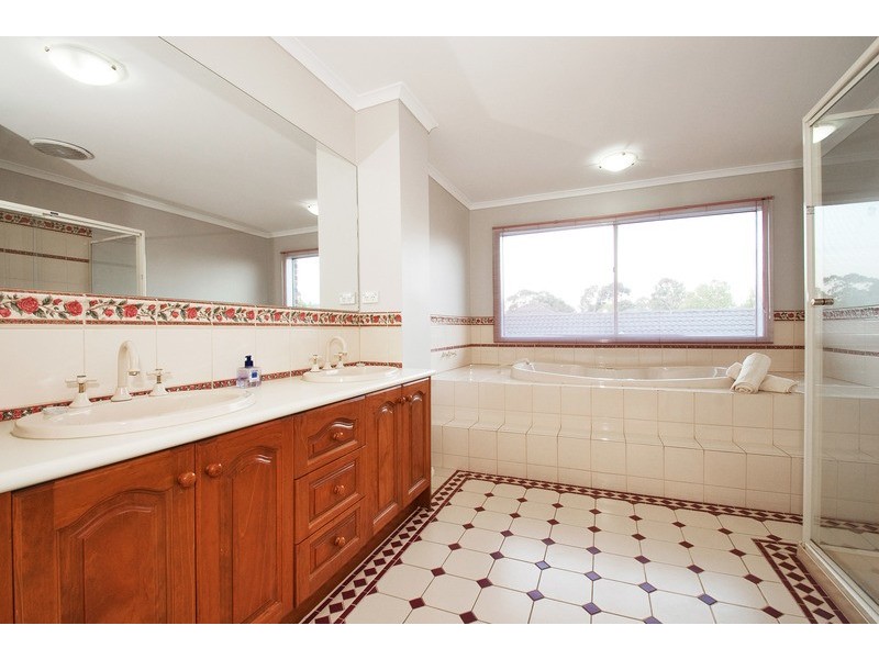 27 Maroondah Highway, Croydon VIC 3136