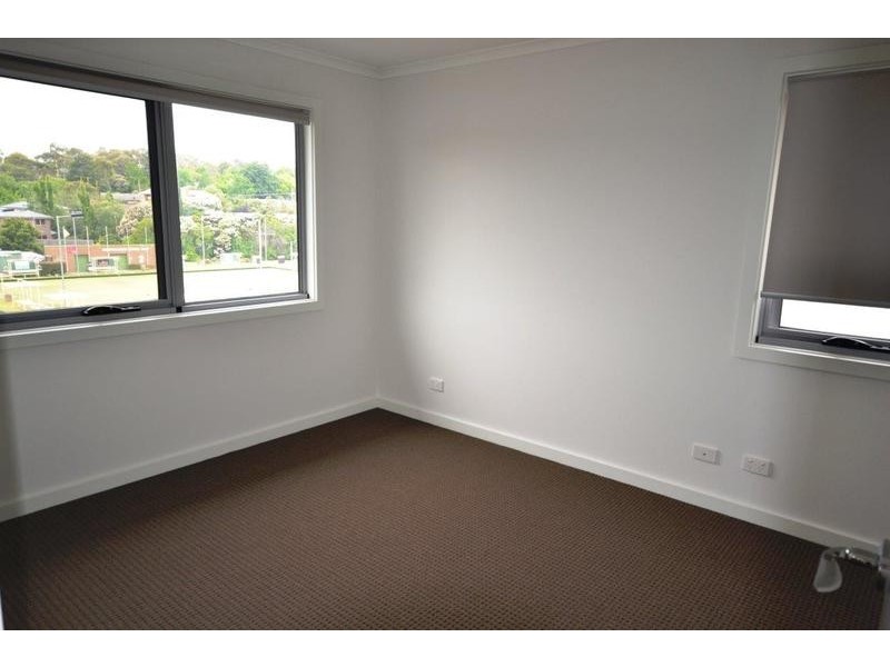4/162 Hull Road, Mooroolbark VIC 3138