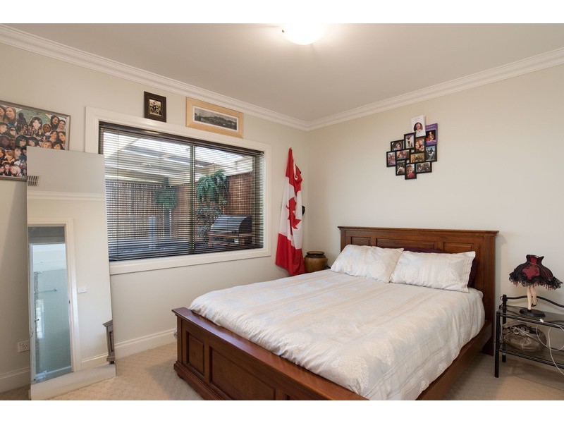 18 Rowan Street, Croydon VIC 3136