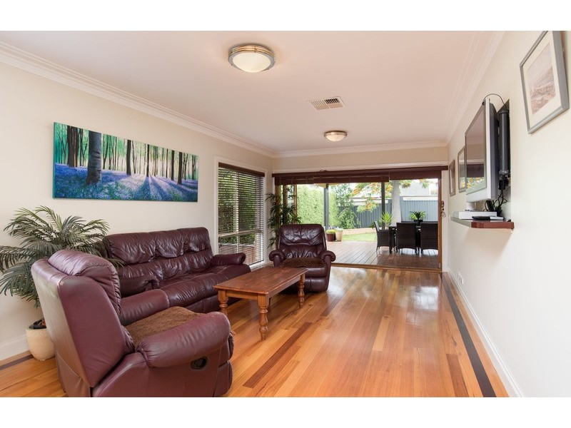 18 Rowan Street, Croydon VIC 3136