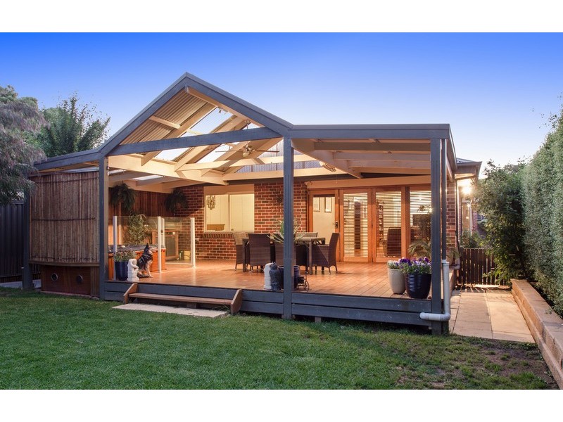 18 Rowan Street, Croydon VIC 3136