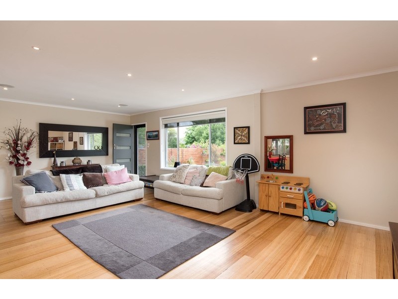 63 Blackburn Road, Mooroolbark VIC 3138