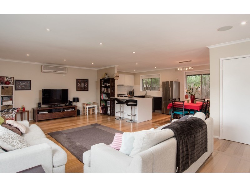 63 Blackburn Road, Mooroolbark VIC 3138