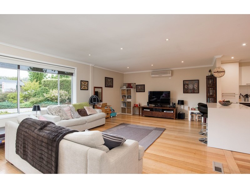 63 Blackburn Road, Mooroolbark VIC 3138