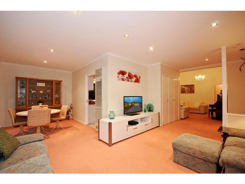 88 Woodville Road, Mooroolbark VIC 3138