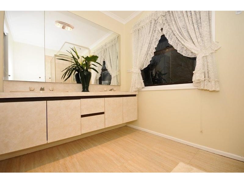 88 Woodville Road, Mooroolbark VIC 3138