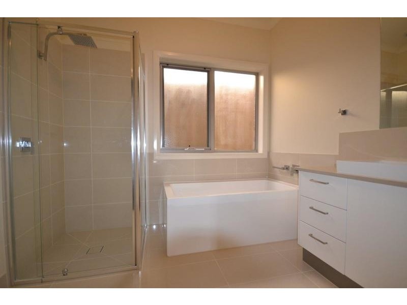 77a Mount View Parade, Croydon VIC 3136