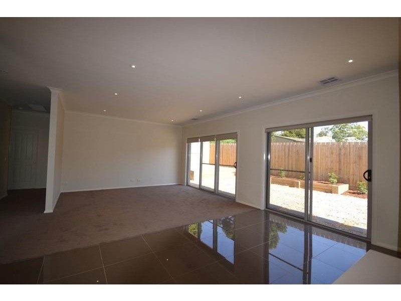 77a Mount View Parade, Croydon VIC 3136
