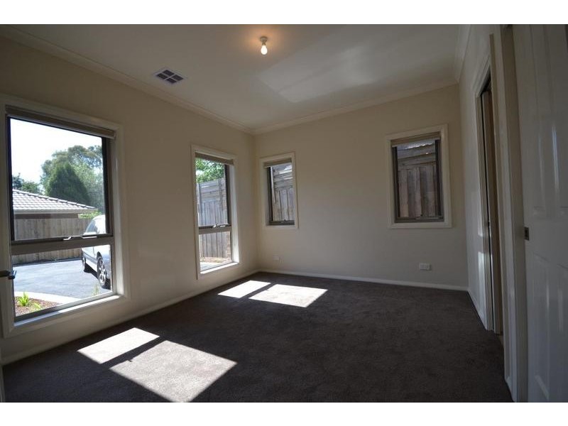 77a Mount View Parade, Croydon VIC 3136