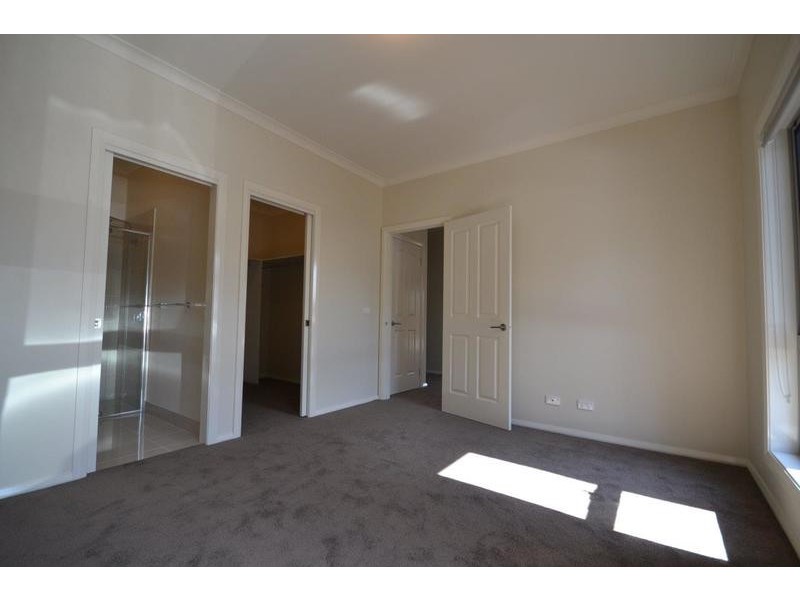 77a Mount View Parade, Croydon VIC 3136