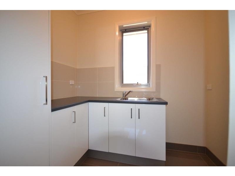 77a Mount View Parade, Croydon VIC 3136