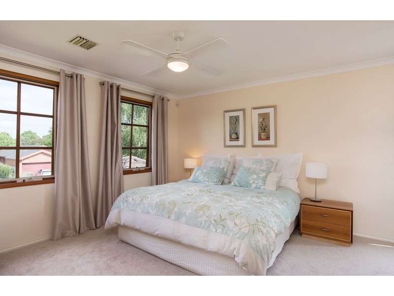15 Blue Ridge Drive, Mooroolbark VIC 3138
