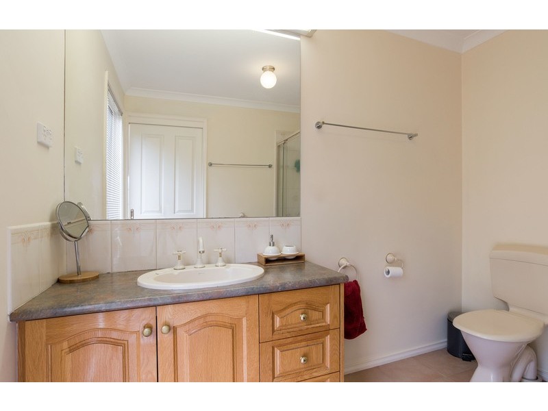 15 Blue Ridge Drive, Mooroolbark VIC 3138