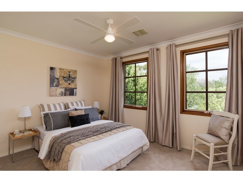 15 Blue Ridge Drive, Mooroolbark VIC 3138