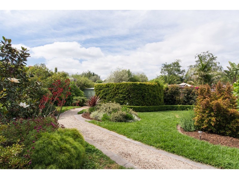 15 Blue Ridge Drive, Mooroolbark VIC 3138