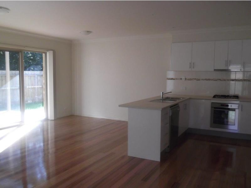 3/13 Railway Crescent, Croydon VIC 3136