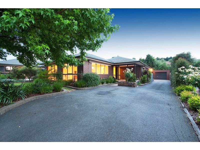 44 Savanna Drive, Mooroolbark VIC 3138