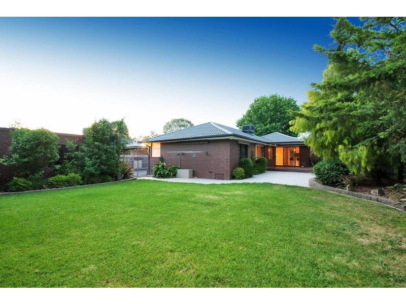 44 Savanna Drive, Mooroolbark VIC 3138