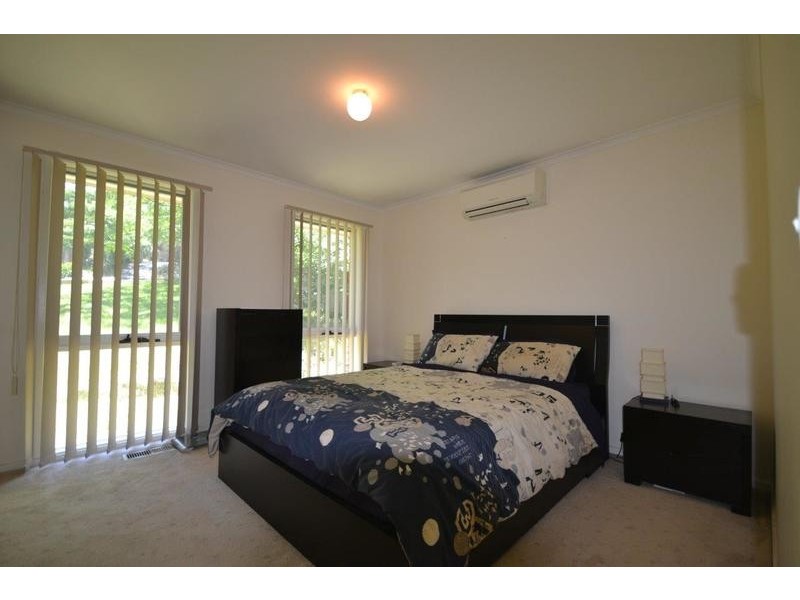 48 Winyard Drive, Mooroolbark VIC 3138