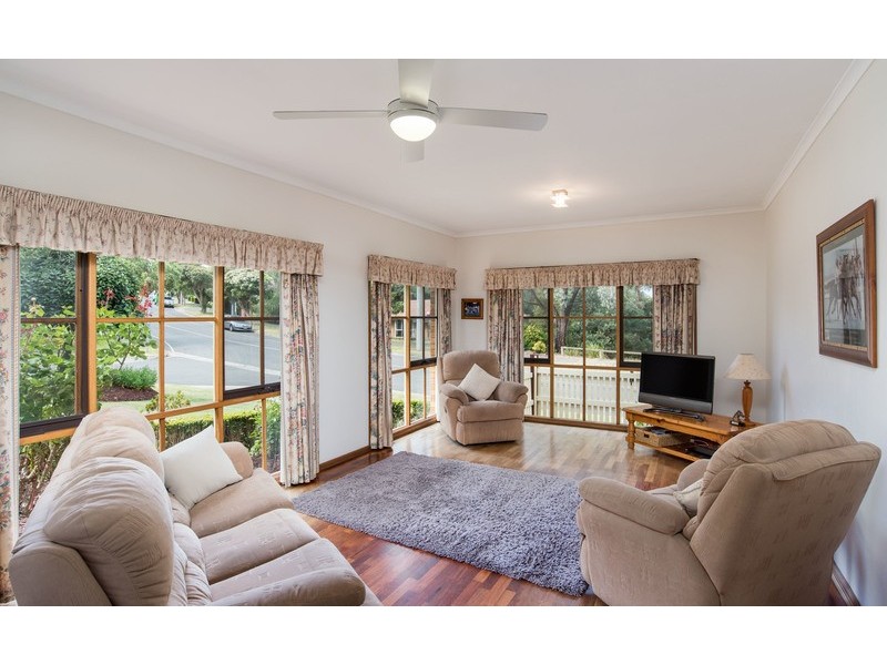 19 Nangathan Way, Croydon North VIC 3136