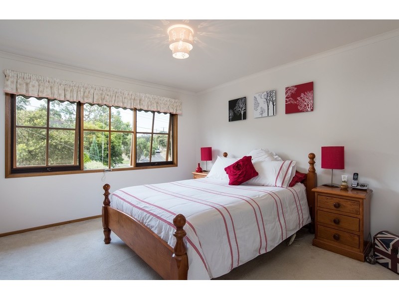 19 Nangathan Way, Croydon North VIC 3136