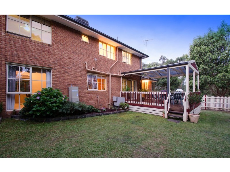 19 Nangathan Way, Croydon North VIC 3136