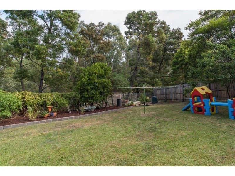 19 Nangathan Way, Croydon North VIC 3136