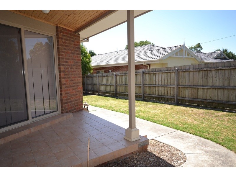 16 Percy Street, Croydon South VIC 3136