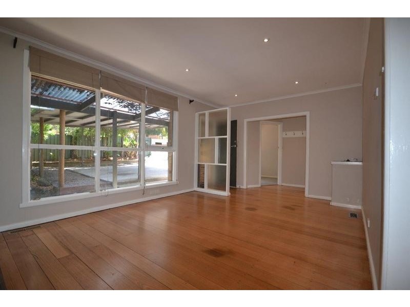 42 Taylor Road, Mooroolbark VIC 3138
