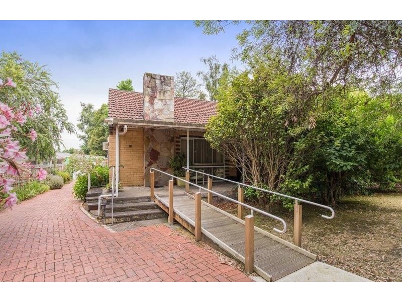 16 Cherylnne Crescent, Kilsyth VIC 3137