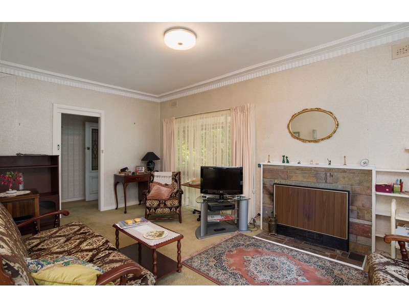 16 Cherylnne Crescent, Kilsyth VIC 3137