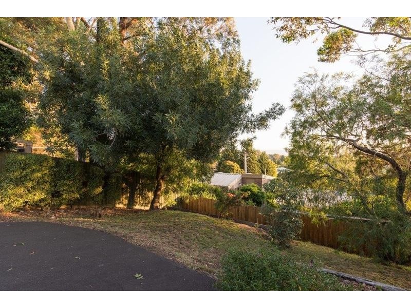 5 Iris Court, Mooroolbark VIC 3138