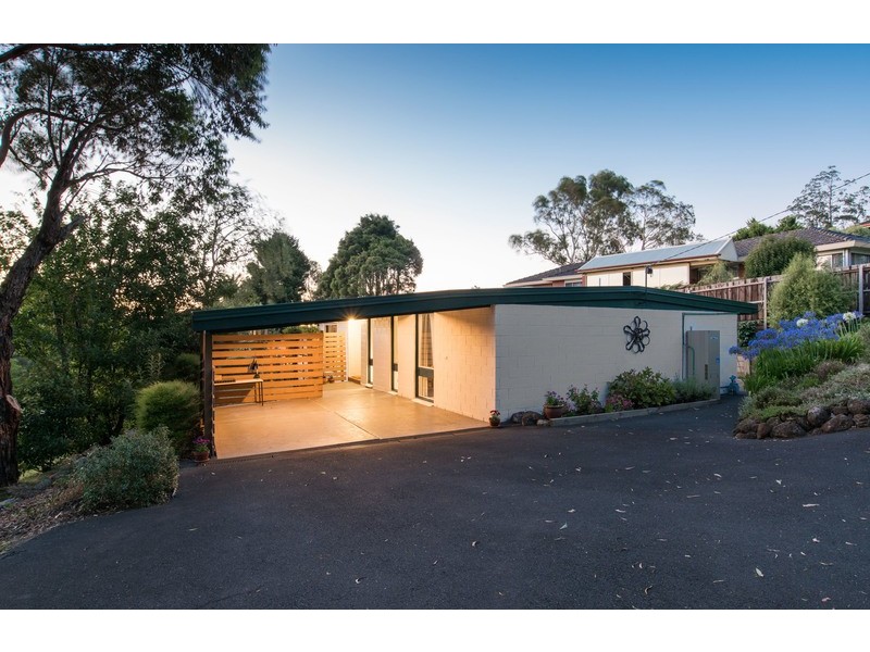 5 Iris Court, Mooroolbark VIC 3138