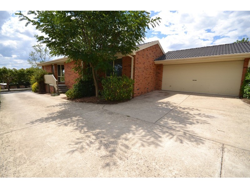 1/8-10 Wyuna Walk, Mooroolbark VIC 3138