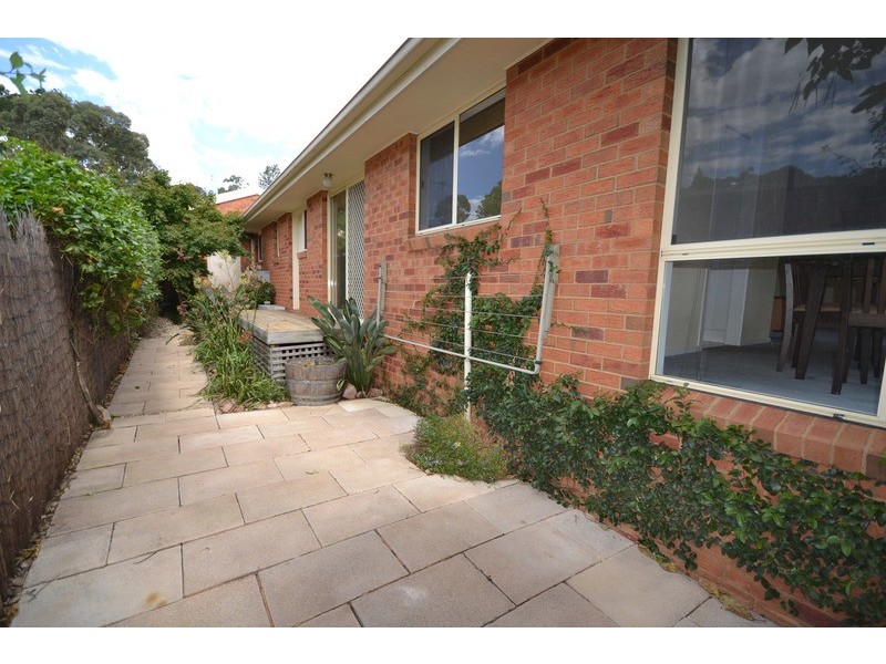 1/8-10 Wyuna Walk, Mooroolbark VIC 3138