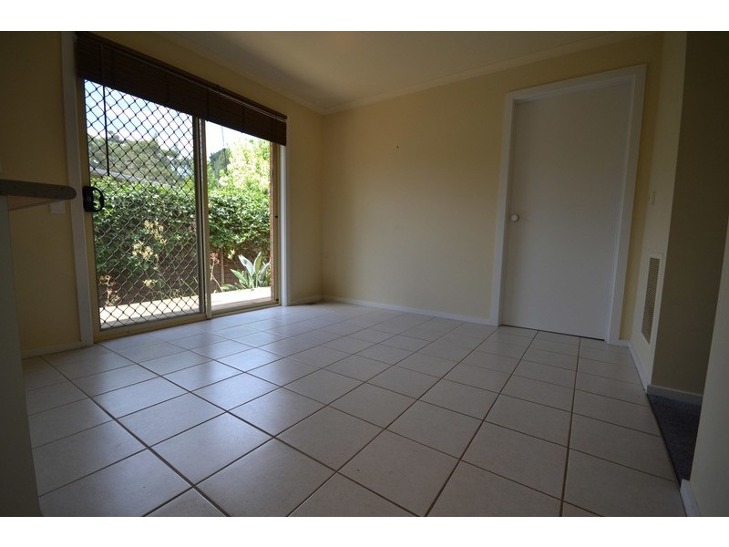 1/8-10 Wyuna Walk, Mooroolbark VIC 3138